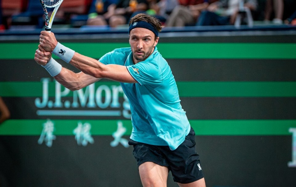 冠军头衔, AA, BwLUM