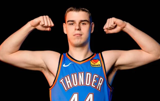 顺位被雷霆, Scott